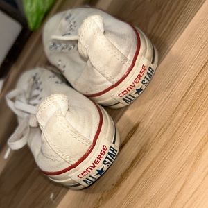 White low top converse